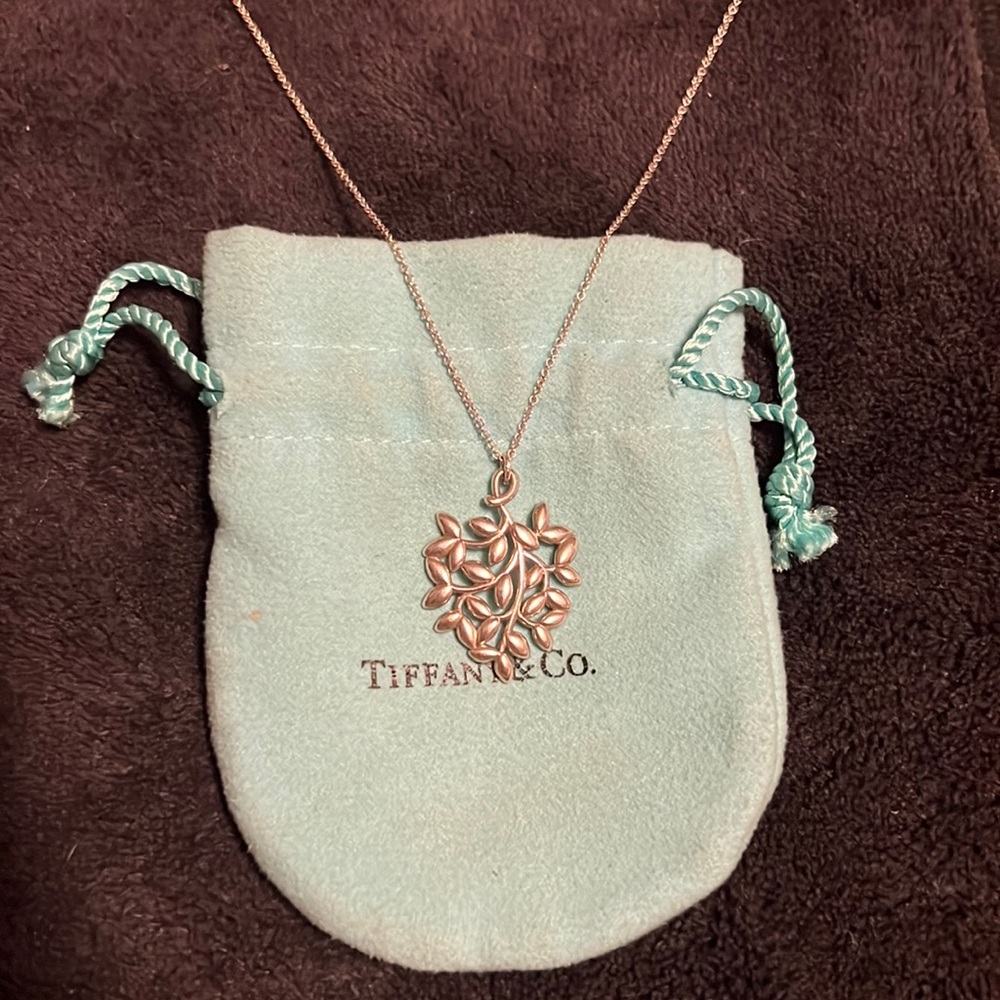 Tiffany & Co Paloma Picasso Olive Leaf Pendant Necklace